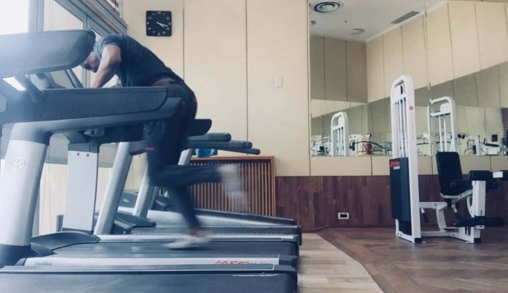 How Many Calories Can I Burn With Deadmills & How Do I Make It Harder